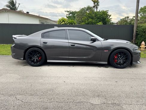 Used 2019 Dodge Charger Scat Pack w/ Dynamics Package image 6