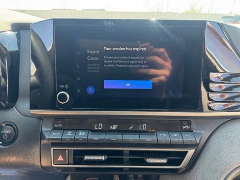 Used 2025 Toyota Camry LE w/ Convenience Package image 14