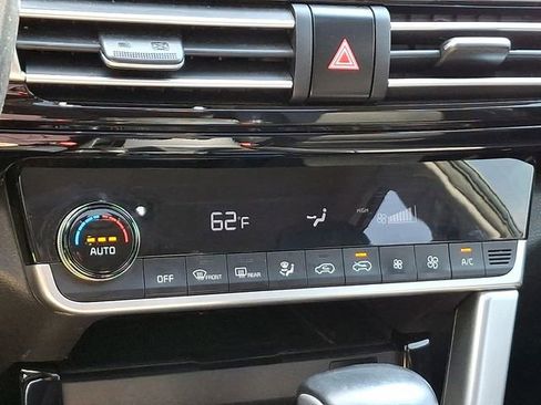 Used 2021 Kia Seltos EX image 16