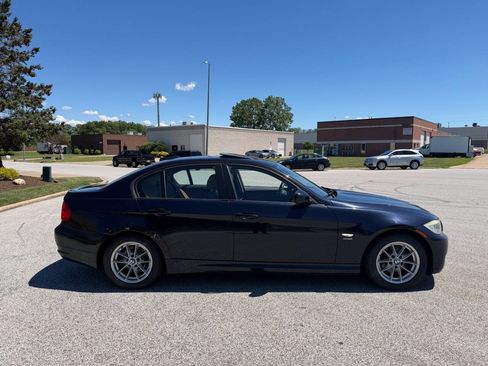 Used 2010 BMW 328i xDrive Sedan AWD/4WD image 5