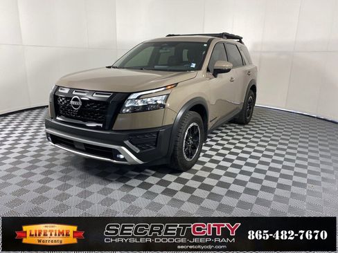 Used 2024 Nissan Pathfinder Rock Creek image 3
