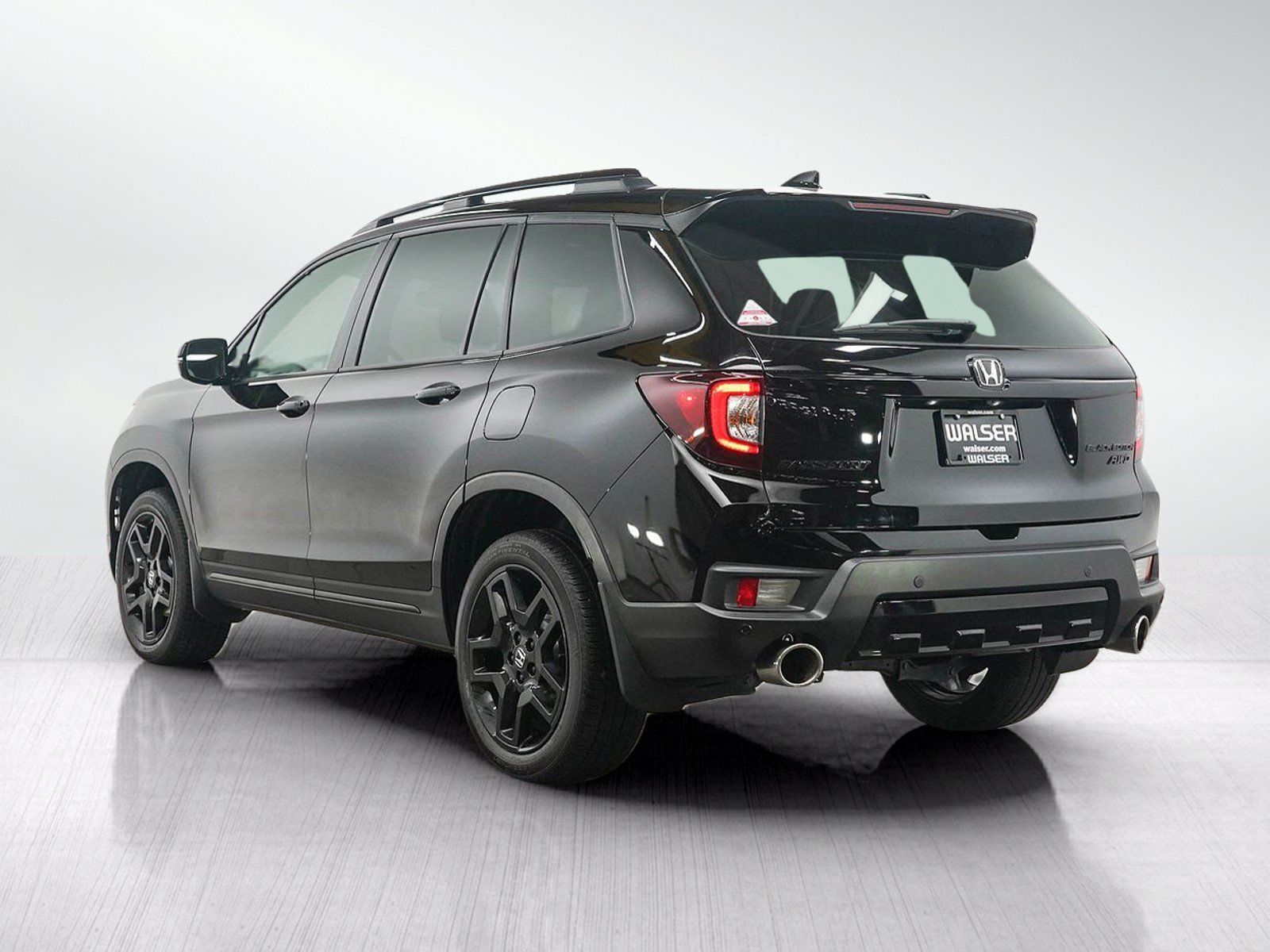 Used 2024 Honda Passport Black Edition image 3