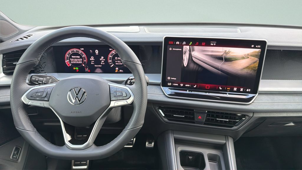 New 2026 Volkswagen Tiguan SE R-Line FWD image 17