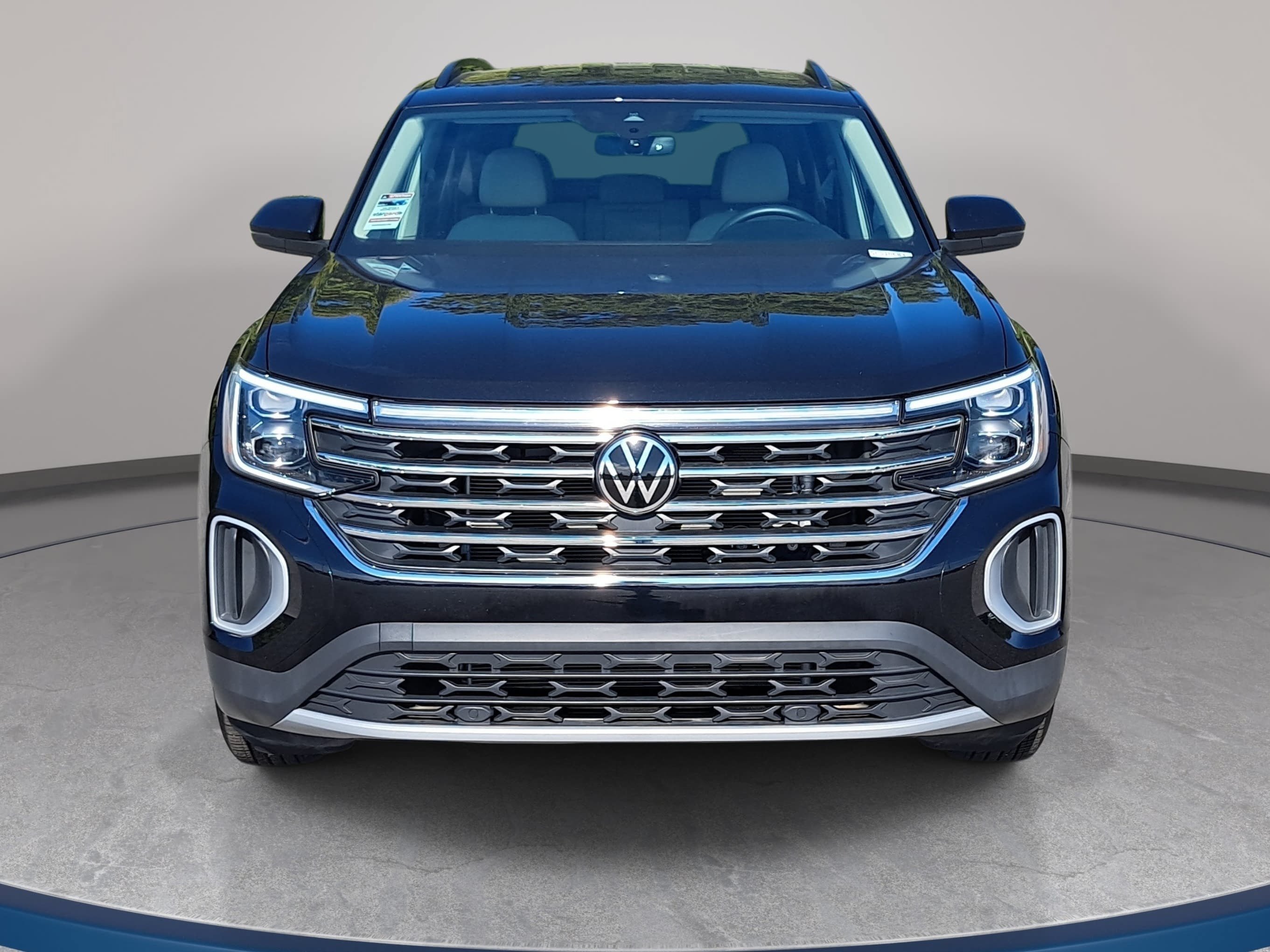 Certified 2025 Volkswagen Atlas SE FWD image 2
