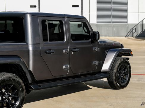 Used 2024 Jeep Gladiator Sport image 15