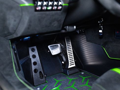 Used 2021 Lamborghini Aventador SVJ image 29