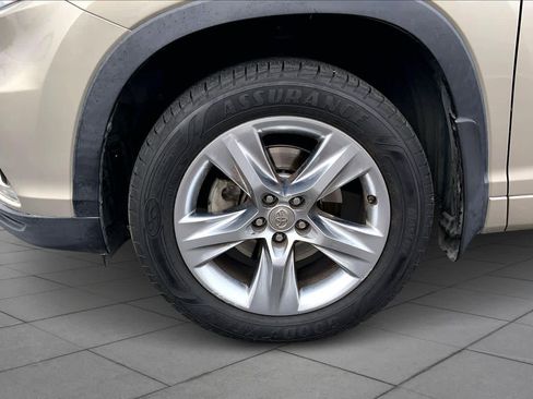 Used 2015 Toyota Highlander Limited image 10