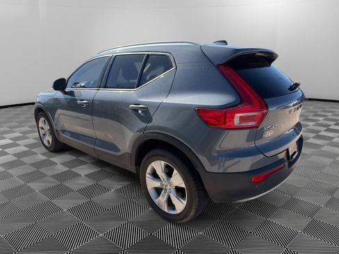 Used 2021 Volvo XC40 T5 Momentum AWD/4WD image 5