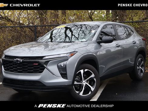 Used 2024 Chevrolet Trax RS image 1