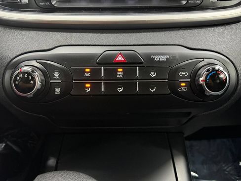 Used 2019 Kia Sorento FWD image 28