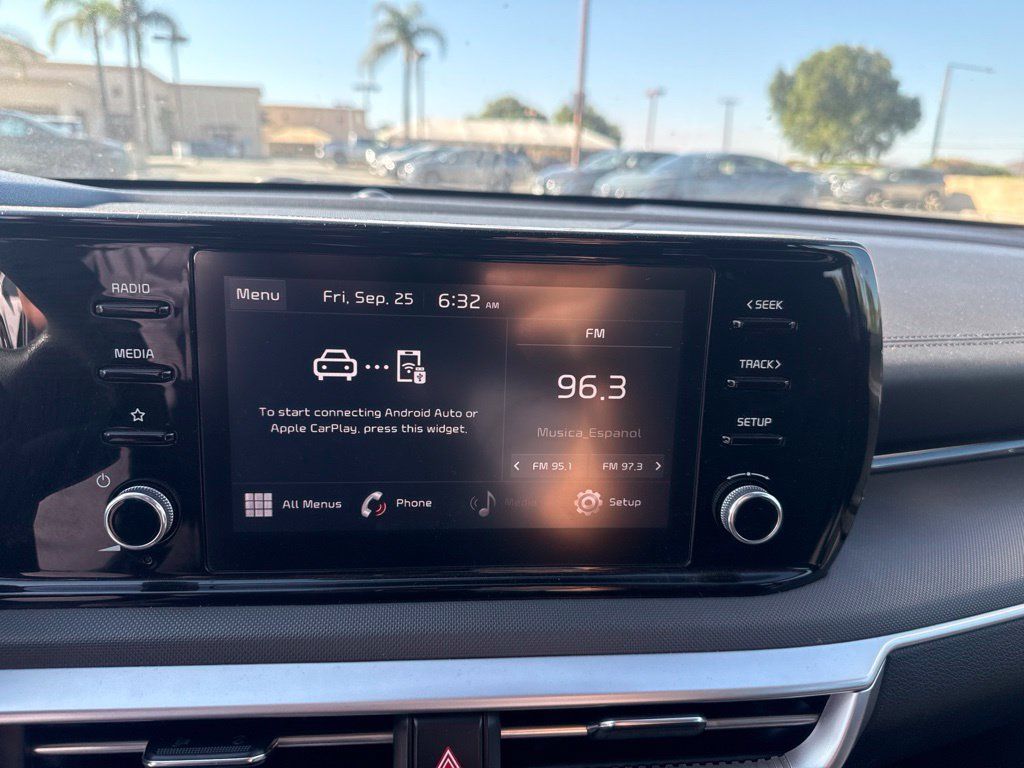 Used 2022 Kia K5 LXS FWD image 16