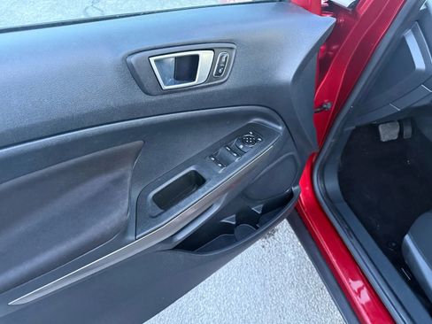 Used 2018 Ford EcoSport SE image 31