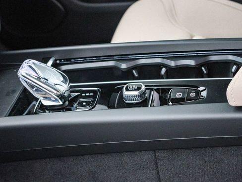 New 2026 Volvo XC60 T8 Plus AWD/4WD image 27