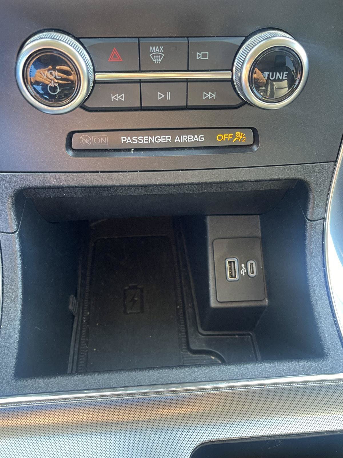 Used 2024 Ford Edge Titanium AWD/4WD image 48