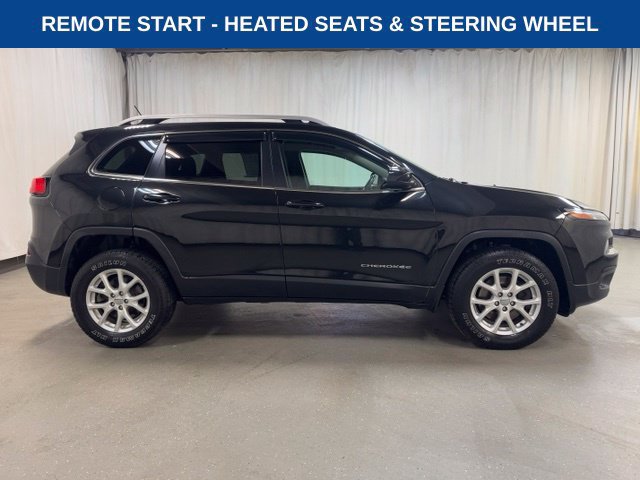 Used 2015 Jeep Cherokee Latitude w/ Cold Weather Group AWD/4WD image 3