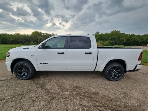 Used 2026 RAM 1500 Big Horn AWD/4WD image 8