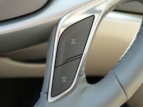 Certified 2024 Cadillac XT5 Premium Luxury w/ LPO, Floor Liner Package AWD/4WD image 27