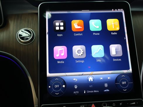 Certified 2025 Mercedes-Benz C 300 Sedan image 39