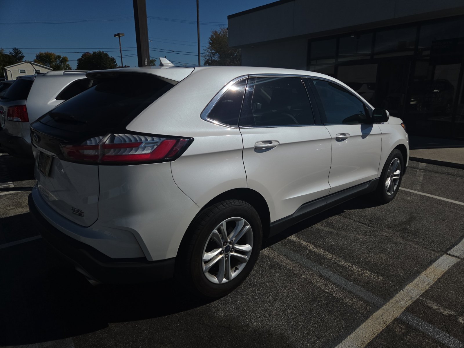 Used 2019 Ford Edge SEL w/ Equipment Group 201A AWD/4WD image 4