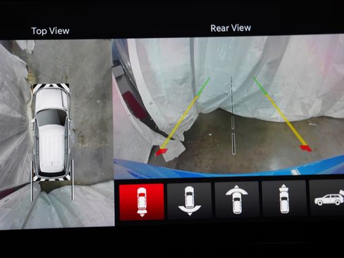 Used 2023 Jeep Grand Cherokee Overland w/ Advanced Protech Group III image 9