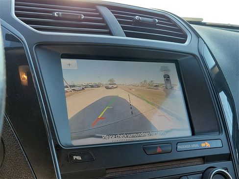 Used 2017 Ford Explorer XLT w/ Equipment Group 202A image 28