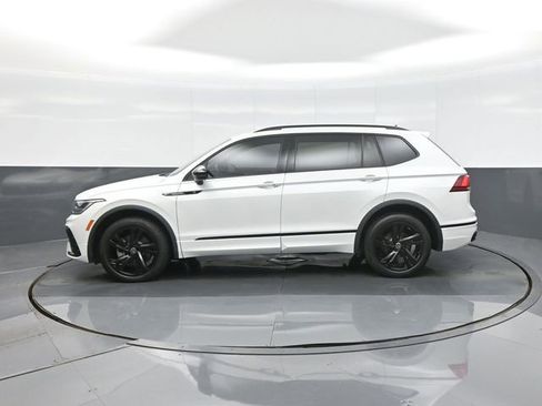 Used 2024 Volkswagen Tiguan SE R-Line w/ MDO Package, Three-Row FWD image 4