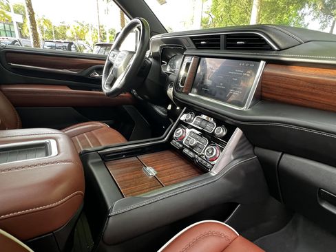 Used 2023 GMC Yukon Denali Ultimate AWD/4WD image 52