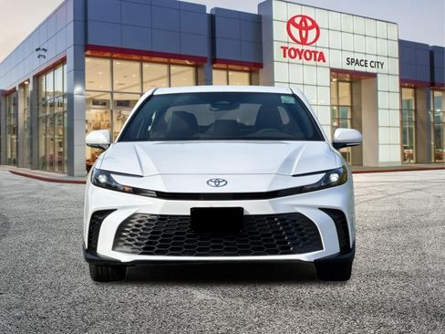New 2026 Toyota Camry SE FWD image 9