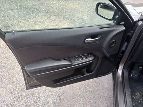 Used 2023 Dodge Charger SXT RWD image 7