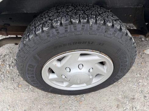 Used 2012 Ford E-150 and Econoline 150 w/ Commercial Cargo Van Pkg image 11