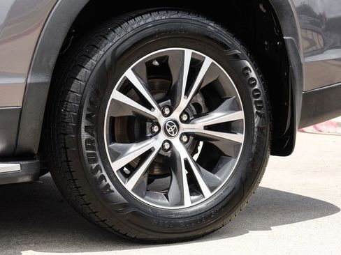 Used 2019 Toyota Highlander LE FWD image 56