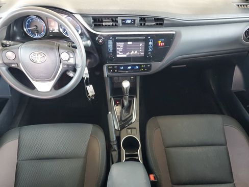 Used 2018 Toyota Corolla LE FWD image 11