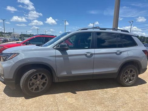 Used 2024 Honda Passport TrailSport image 4