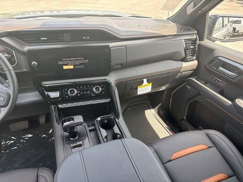 New 2026 GMC Sierra 1500 AT4 w/ AT4 Premium Package AWD/4WD image 18