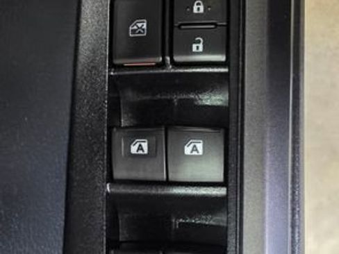 Used 2023 Toyota Tacoma TRD Off-Road image 13