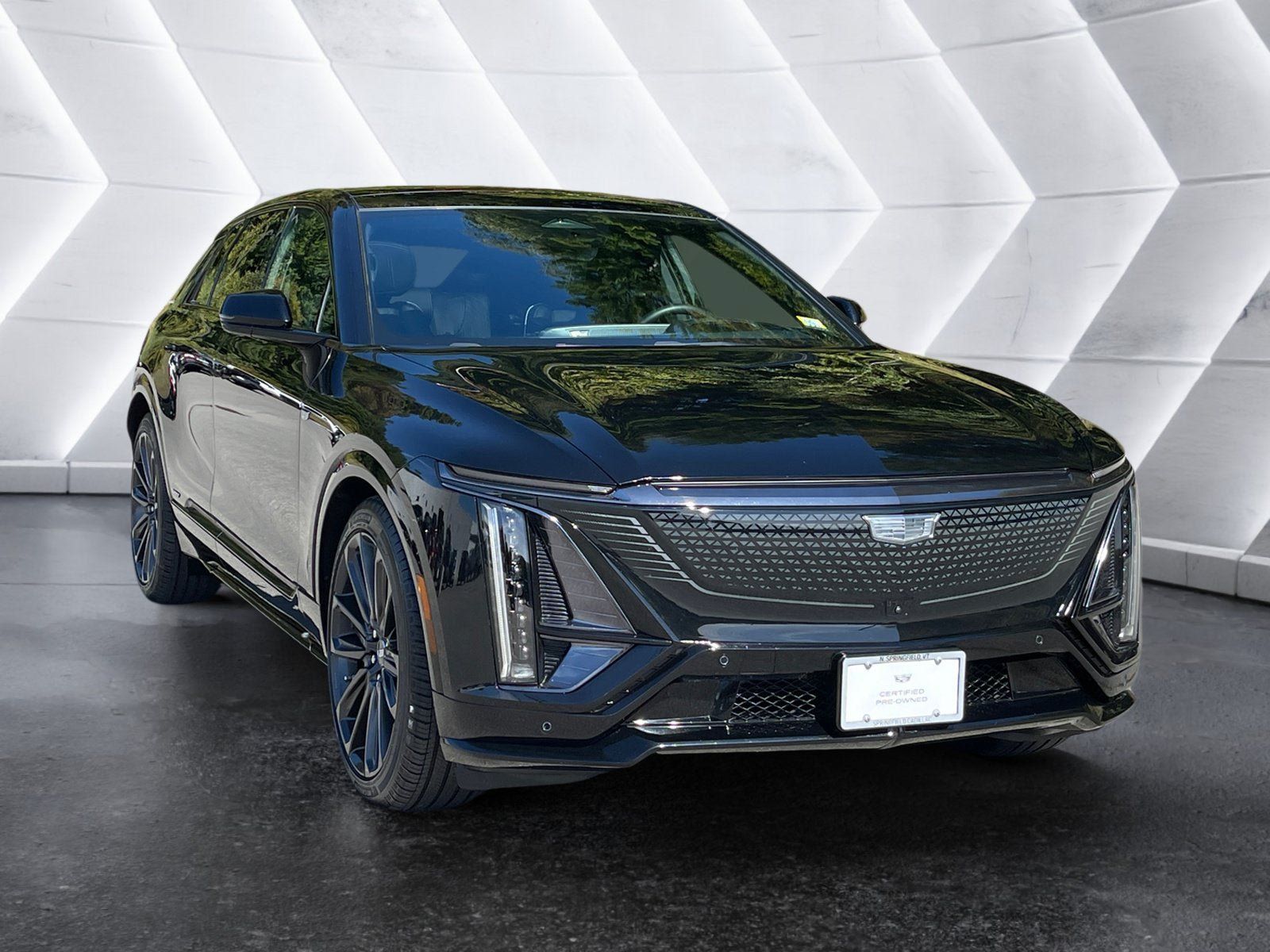 Certified 2026 Cadillac Lyriq V AWD/4WD image 8
