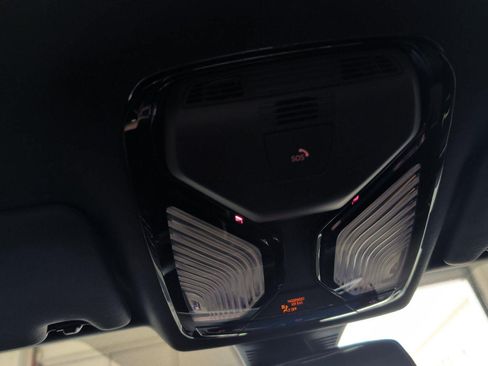 Used 2026 BMW M2 w/ Lighting Package RWD image 30