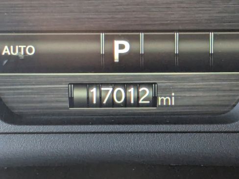 Used 2025 RAM 1500 Laramie w/ Sport Appearance Package image 31