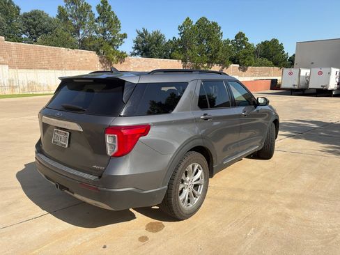 Used 2023 Ford Explorer XLT w/ Equipment Group 202A AWD/4WD image 5