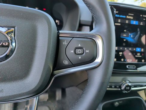 Used 2024 Volvo XC40 Recharge Ultimate w/ Protection Package Premier image 19