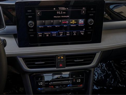 New 2025 Volkswagen Taos SE image 13