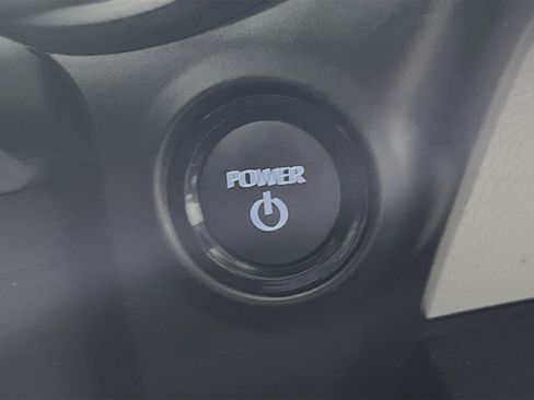 Used 2025 Toyota Sienna XLE FWD image 23