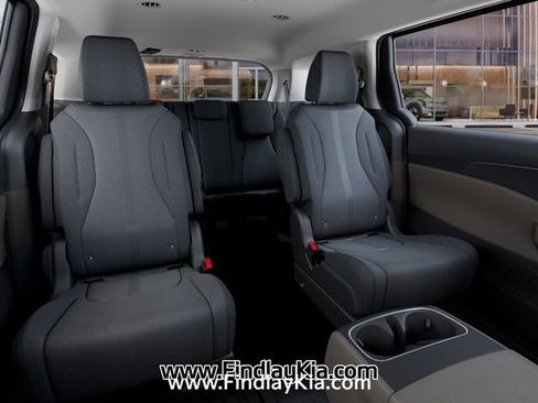 New 2026 Kia Carnival LX image 19