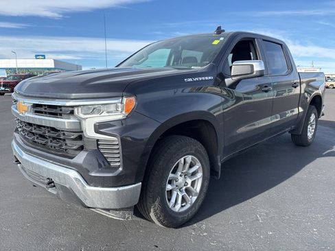 Used 2022 Chevrolet Silverado 1500 LT w/ Protection Package image 2