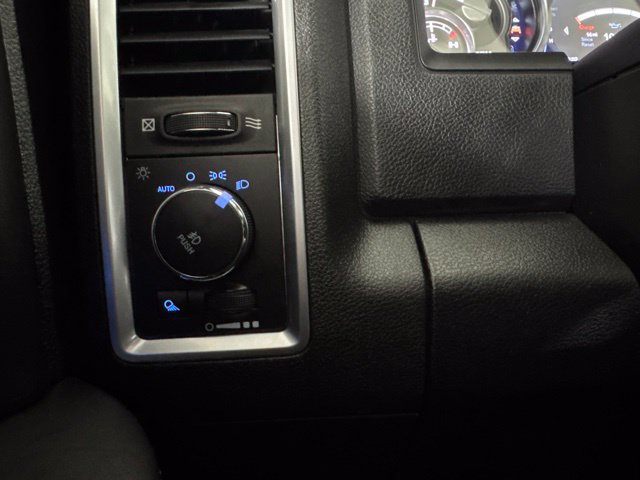 Used 2018 RAM 1500 Limited AWD/4WD image 18