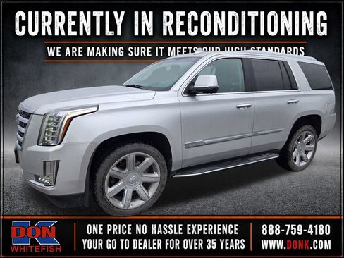 Used 2015 Cadillac Escalade Luxury AWD/4WD image 3