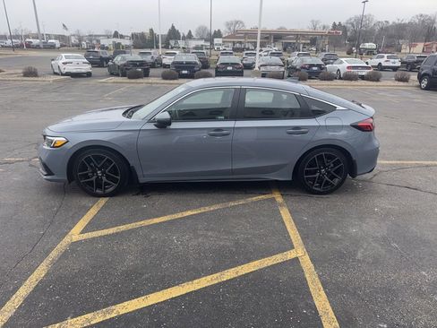 Used 2023 Honda Civic Sport Touring image 4