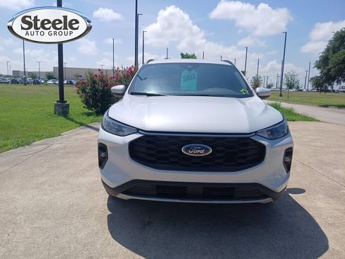 Used 2025 Ford Escape ST-Line Select AWD/4WD image 14