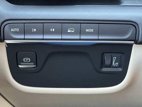 Used 2023 Cadillac Escalade Premium Luxury w/ LPO, Radiant Package AWD/4WD image 40