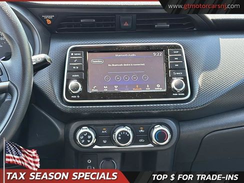 Used 2021 Nissan Kicks S FWD image 32